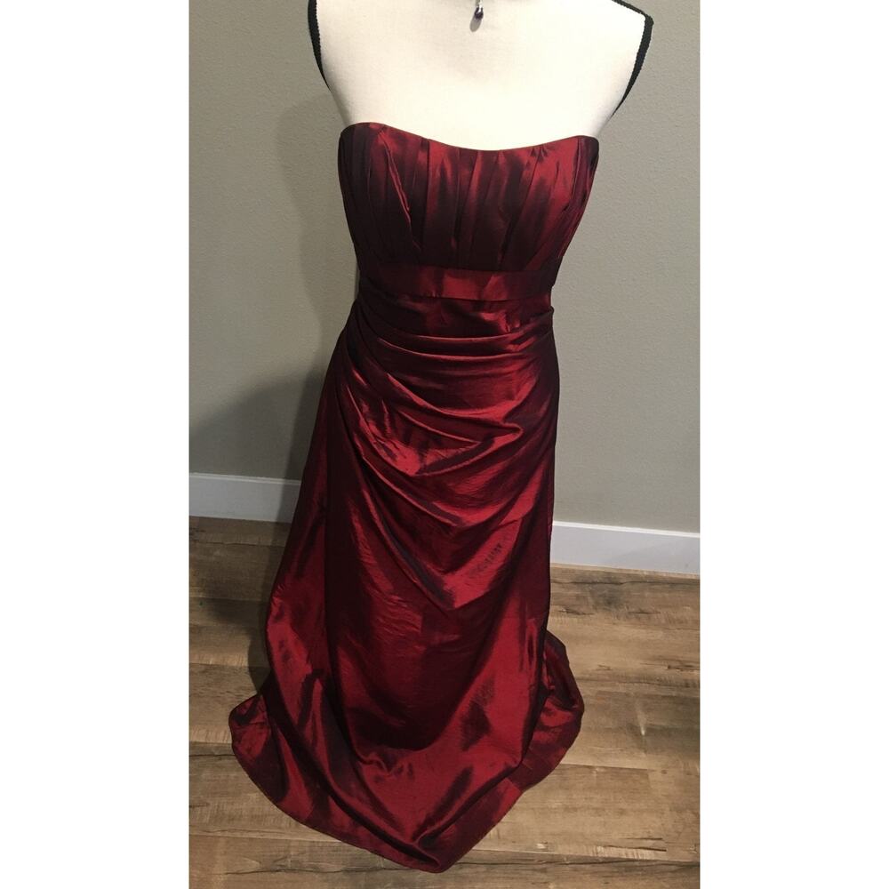 B2 Red dress / gown - Picture 11 of 11